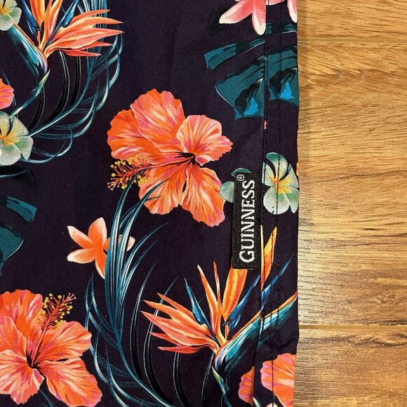 Official GUINNESS Toucan Hawaiian Shirt Beer Button Up Size XXL 2XL Men's - Picture 5 of 6